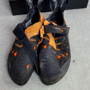 scarpa instinct vs climbing shoes